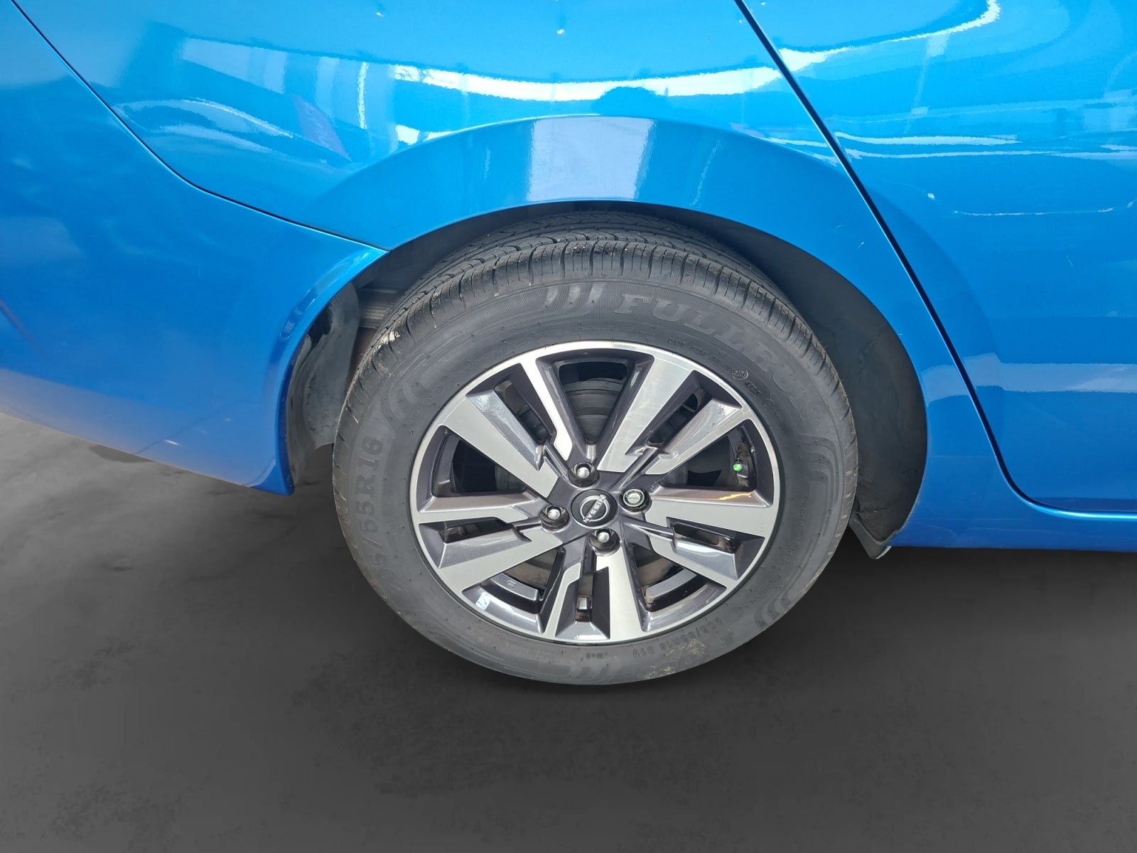 2023 Nissan VERSA ADVANCE CVT 23