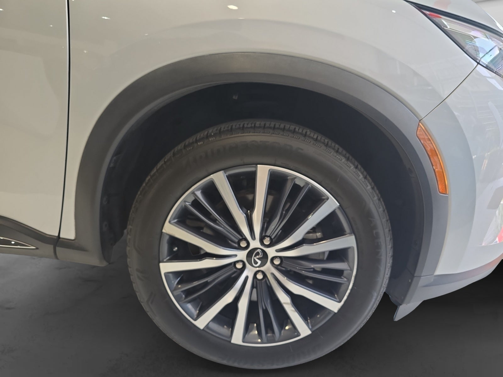 2023 INFINITI QX60 3.5L AUTOGRAPH AWD 23