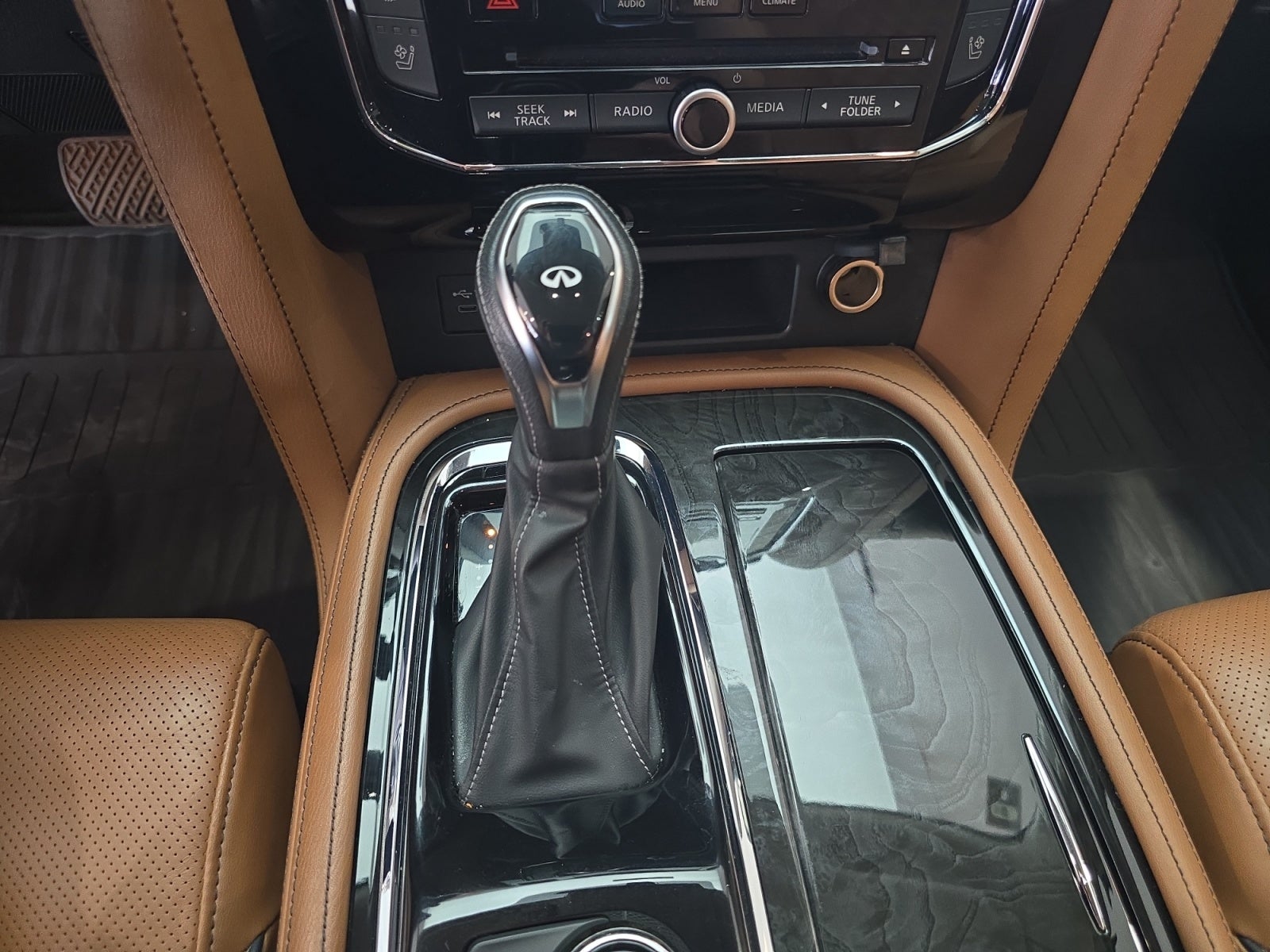2021 INFINITI QX80 5.6 4WD TA 7 PASAJEROS 21